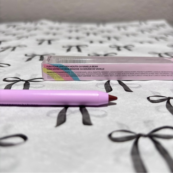 🍦 KimChi Chic Beauty — Y.U.M. “Your Unicorn Mouth” Lip Liner in Vanilla Bean - Picture 2 of 6